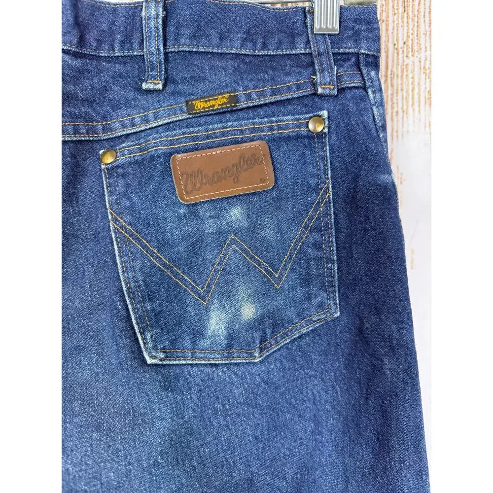 Wrangler 47MWZ Regular Fit Jeans. Size 34x36. In excellent used condition!